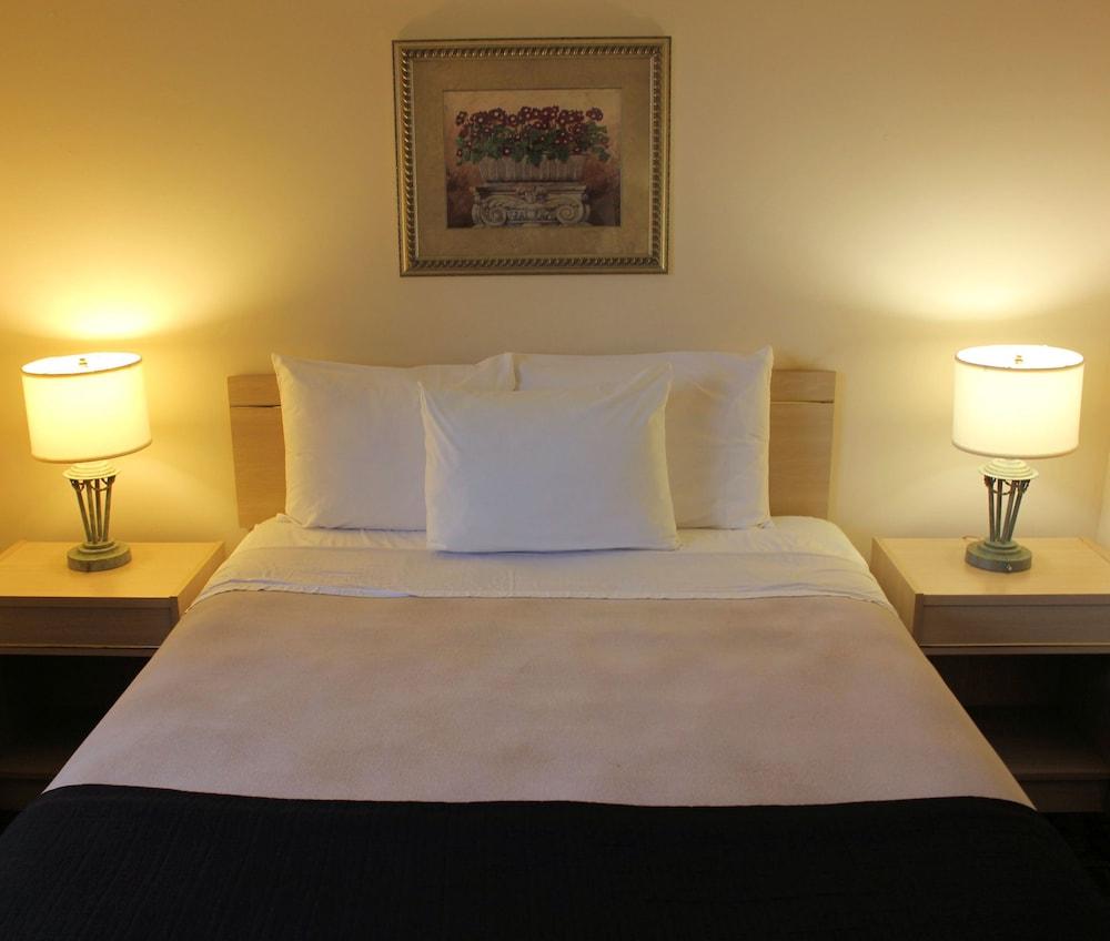 Travelodge By Wyndham Prince Albert Eksteriør billede