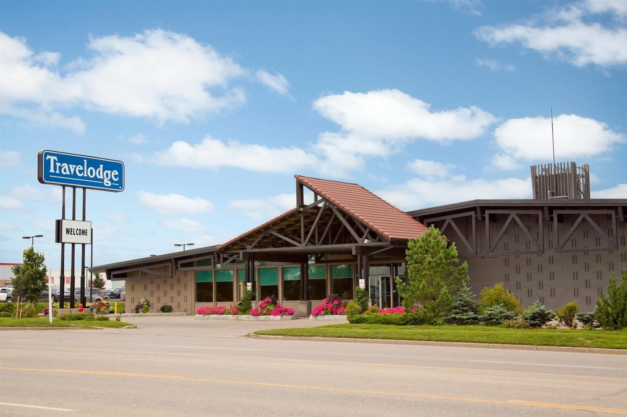 Travelodge By Wyndham Prince Albert Eksteriør billede